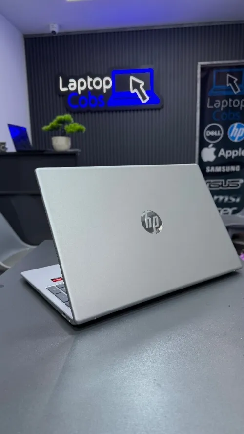 HP LAPTOP 15 RYZEN 7 7730U 2.40 GHz  RAM  16GB DDR5  1000GB SSD RADEON GRAPHICs ECRAN 15.6 P FHD