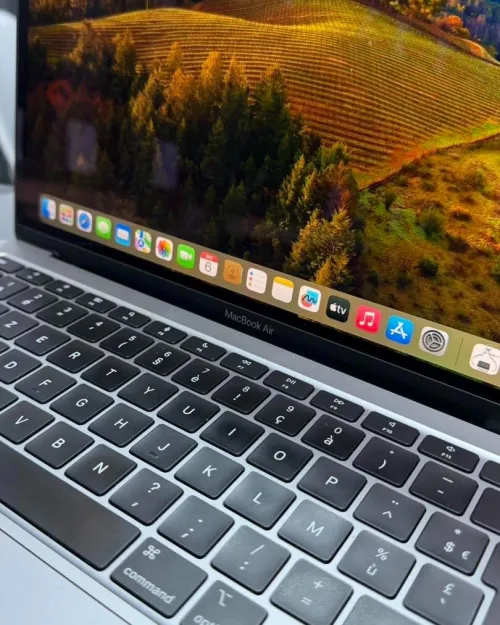 MACBOOK AIR M1 2020 M1 RAM  8Gb DISK  256Gb  SSD ECRAN 13 BATTERIE : cycle 142