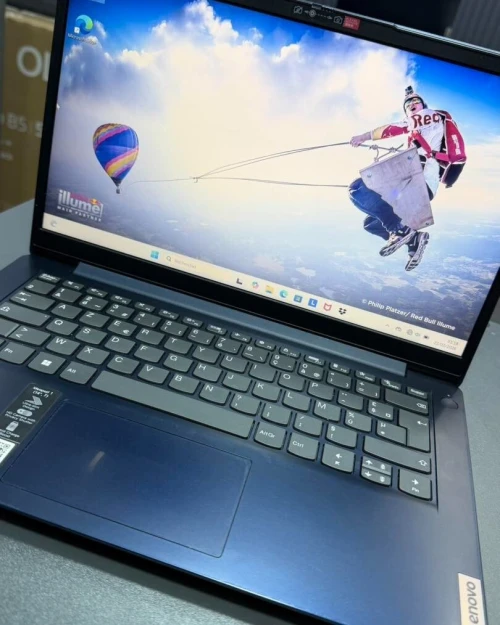 LENOVO IDEAPAD 1 RYZEN 5 5500U 2.10 up to 4.5ghz RAM 8GB DDR4 DISK  256GB SSD nvme Amd Radeon Tm  GRAPHICS 2Gb  ECRAN 14 P FHD