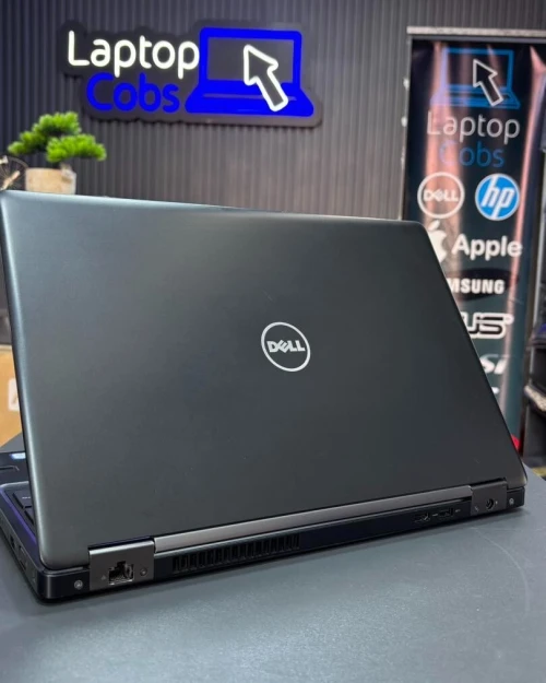 DELL PRECISION 3520 INTEL I5-7300HQ 2.50GHz UP TO 3.50GHz 8GB DDR4 EXTENSIBLE 256GB SSD NVME INTEL UHD GRAPHICS 630 NVIDIA QUADRO M620 2GB VRAM ECRAN 15.6 INCH FHD