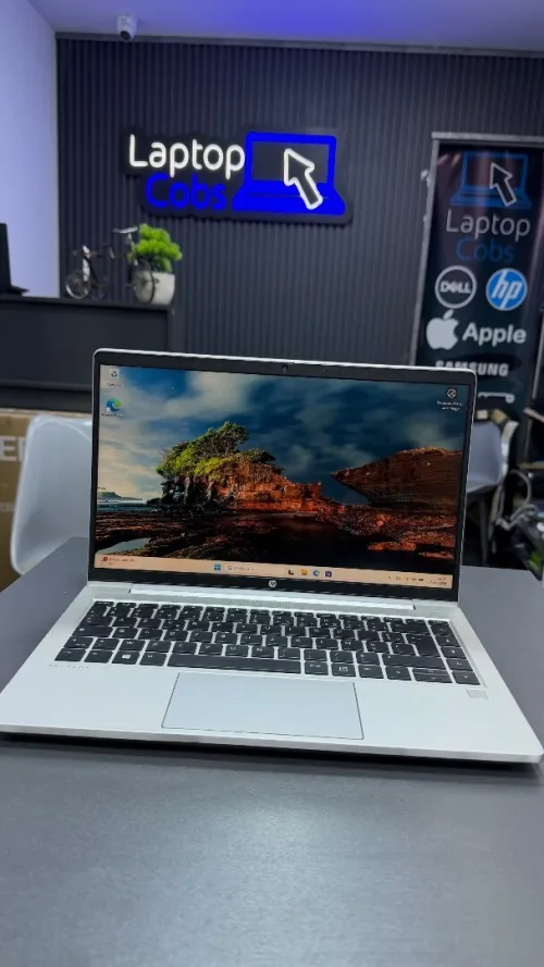 HP PROBOOK 640 G8 INTEL I5-1145G7 2.6GHZ up to 4.4ghz RAM 16GB DDR4 DISK 256GB SSD nvme INTEL IRIS XE GRAPHICS ECRAN 14P FHD