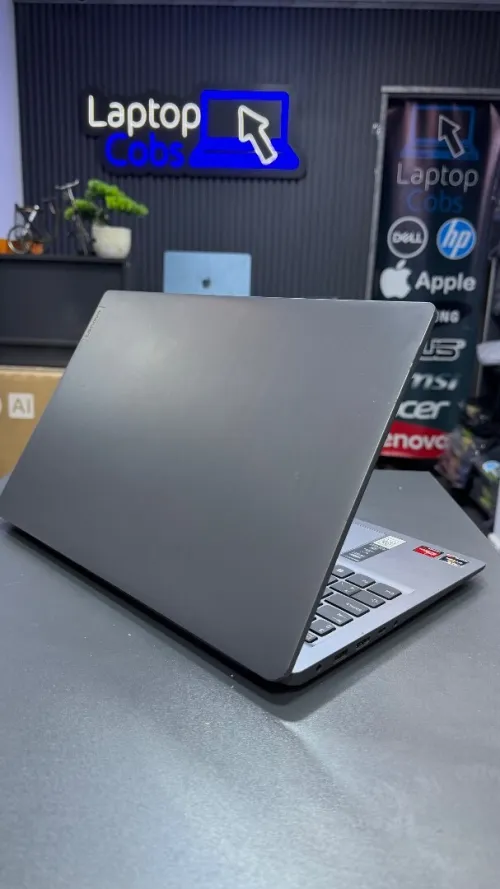 LENOVO IDEAPAD 3 RYZEN 7 5825U 2.0GHZ up to 4.5ghz RAM 8GB DDR4 DISK 512GB SSD nvme AMD RADEON TM GRAPHICS 2GB ECRAN 15.6P FHD+