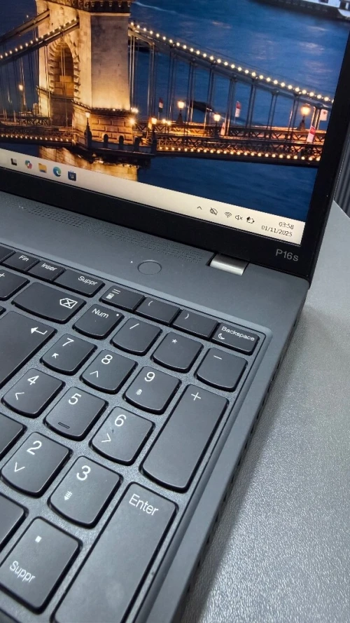 Lenovo Thinkpad p16s station travail 15.6 pouce i7-1280P 
