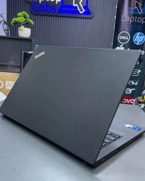LENOVO THINKPAD T14 INTEL i5-1135G7 up to 4.4GHZ  24GB DDR4 512GB SSD NVME INTEL IRIS XE GRAPHICS ECRAN 14. INCH 4K IPS