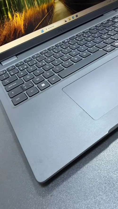 Dell latitude 3550 i7-1335U (13eme) 16gb 512gb ssd Intel UHd graphics 15.6pouce FHD
