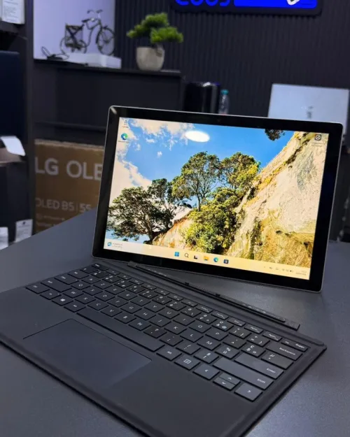 MICROSOFT SURFACE PRO 7 INTEL I5-1035G4 1. GHz up to 3.7GHZ 8GB DDR4  256GB SSD NVME  INTEL IRIS XE GRAPHICS ECRAN 12.5 INCH 3K