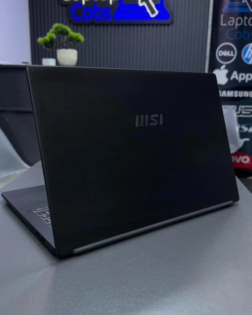 MSI MODERN 15 RYZEN 5 7350U 2.00GHZ 16Gb DDR4 512gb SSD AMD RADEON GRAPHICS ECRAN 15.6p  FHD  