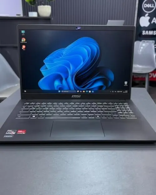 MSI MODERN 15 RYZEN 5 7350U 2.00GHZ 16Gb DDR4 512gb SSD AMD RADEON GRAPHICS ECRAN 15.6p  FHD  