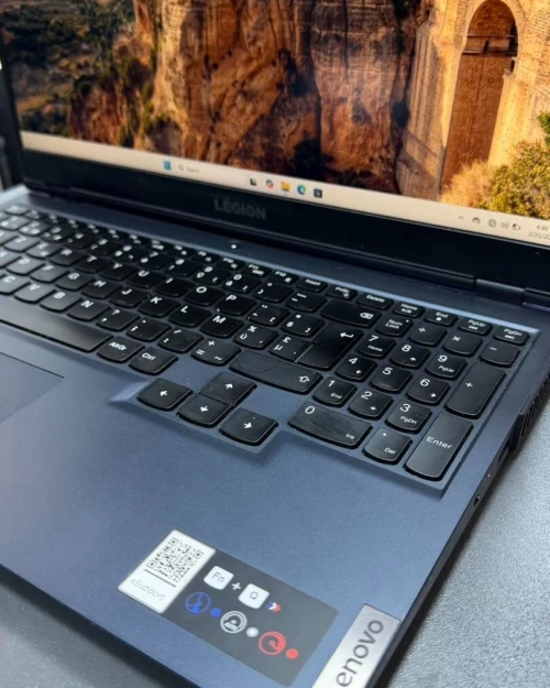LENOVO LEGION 5 RYZEN 5 5600H 3.30GHZ up to 4.2ghz RAM 8GB DDR4 DISK 512GB SSD nvme AMD RADEON GRAPHICS NVIDIA RTX 3050  ECRAN 15.6P FHD