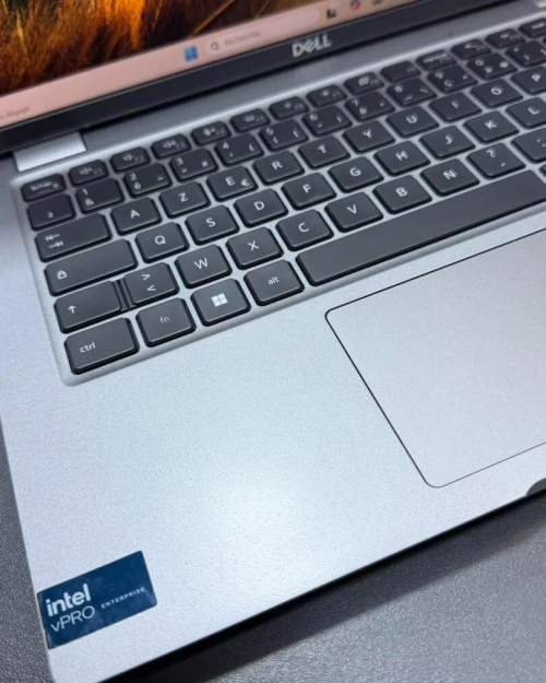DELL LATITUDE 5450 INTEL ULTRA 5 135U RAM 16gbGB DDR5 DISK  256GB SSD nvme INTEL R GRAPHICS  ECRAN 14-INCH FHD