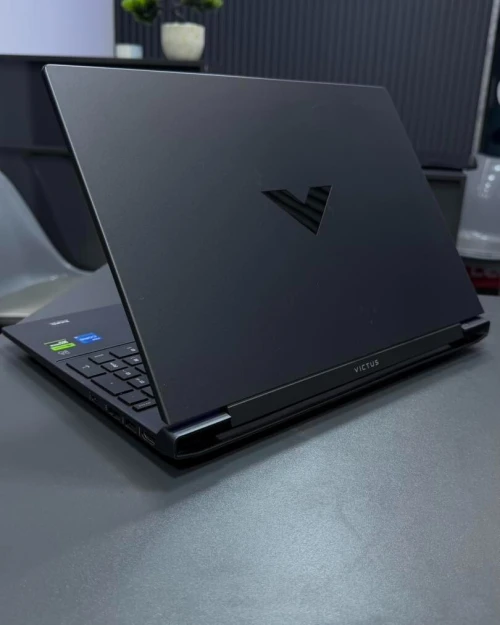 HP VICTUS  i5-12450H 2.00GHZ UP TO 4.4GHZ 16Gb DDR5  512gb SSD  NVIDIA GEFORCE RTX 3050 15.6 FHD 144HZ