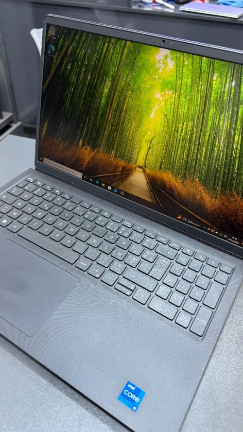 Dell vostro i5-1135G7 (11eme) 8gb 256gb Intel iris xe graphics ecran 15.6 FHD