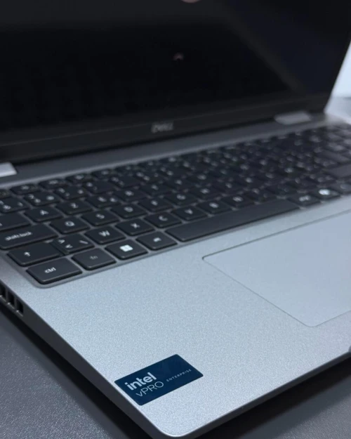 DELL LATITUDE 5550 ULTRA 5 135U 16GB DDR5 512GB INTEL R GRAPHICS ECRAN 15.6 POUCE