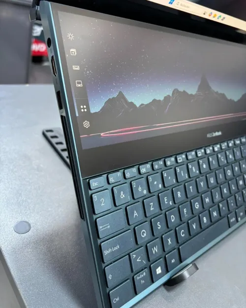 ASUS ZENBOOK PRO DUO INTEL I7 10750H 2.60GHz UP TO 5.00GHz 16GB DDR4 1TB SSD NVME NVIDIA RTX 2060 6GB VRAM INTEL UHD GRAPHICS ECRAN DOUBLE SCREEN 15 INCH 4K TACTILE