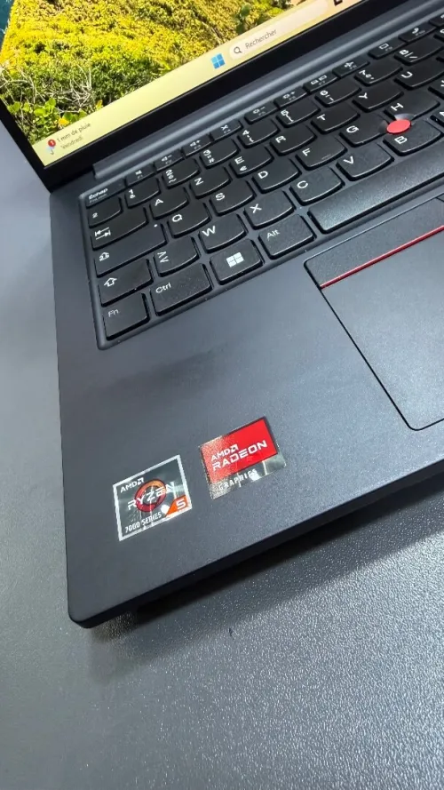 Lenovo Thinkpad E14 Gen 5 Ryzen 5 pro 7535U 16gb 512gb amd Radeon Tm graphics écran 14 FHD cycle 10