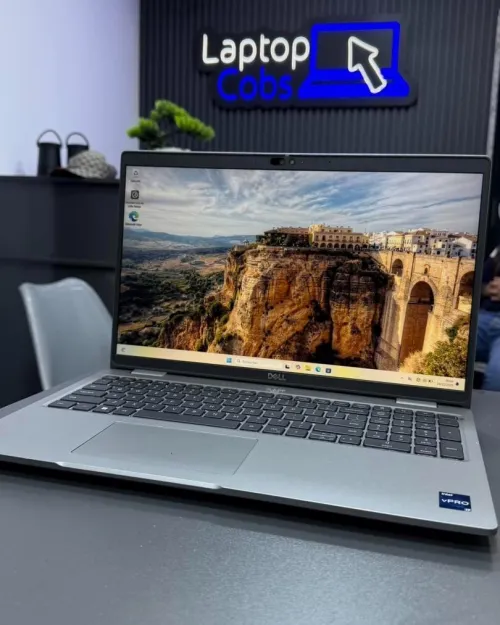 DELL LATITUDE 5540 i7-1365U 16Gb DDR4  512gb SSD INTEL IRIS XE   GRAPHICS 15.6 FHD