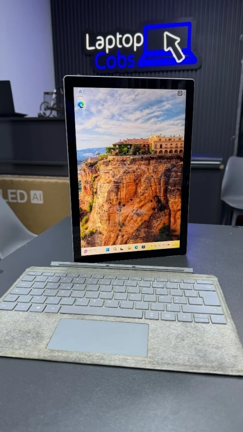 MICROSOFT SURFACE PRO 7+ INTEL I7-1165G7  RAM 16GB DDR4  DISK 256GB SSD nvme INTEL IRIS XE GRAPHICS ECRAN 12.5P 2.5K IPS TACTILE DÉTACHABLE