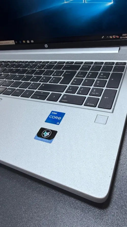 HP PROBOOK 450 G9 i5-1235U (12eme) 2.50GHZ 8GB DDR5 256Gb SSD nvme INTEL IRIS XE GRAPHICS 15.6 FHD