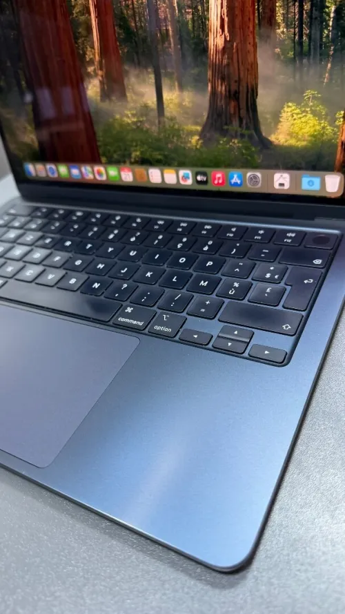 MacBook Air m2 2022 8Gb 256gb 13.3p cycle 210 90%