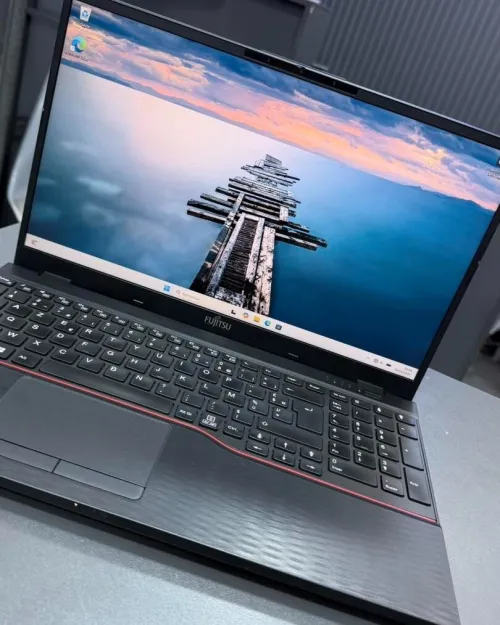 FUJITSU LIFEBOOK E-SERIE INTEL I5-1235U 12em 2.50GHZ 8GB DR4 256GB SSD INTEL UHD GRAPHICS 15.6P FHD+