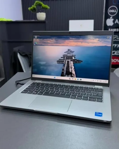 DELL LATITUDE 5420  i5 1135G7 2.40GHZ 8Gb DDR4 256gb SSD INTEL IRIS XE GRAPHICS ECRAN 14p  FHD   