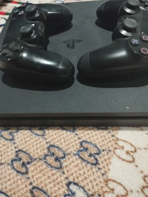 Ps4 slim flaché 9.00 