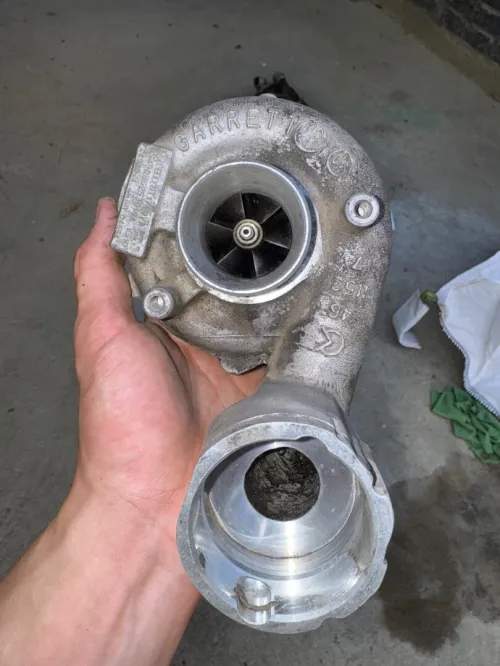 Turbo golf 5 2.0 TDI 143ch