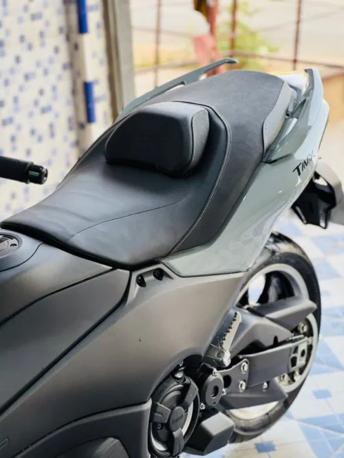 Yamaha T MAX TECH MAX 2025