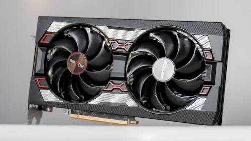 بطاقة شاشة Gigabyte RX 5600 XT نسخة 6 جيجابايت في حالة ممتازة جداً.