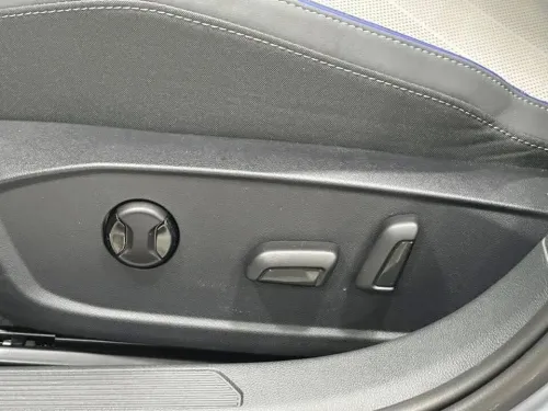 Volkswagen Golf 8 2025 R Black Edition 