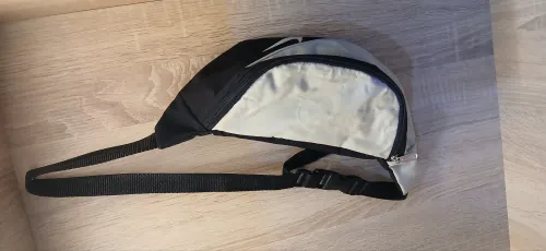 Une sacoche sport de nike