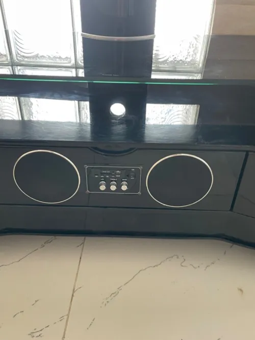Table TV à vendre /طابلة تلفزيون للبيع
