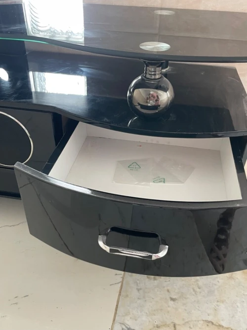 Table TV à vendre /طابلة تلفزيون للبيع