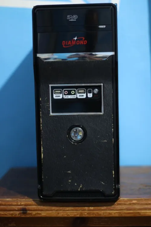 Boitier Diamond + Alimentation 220 W