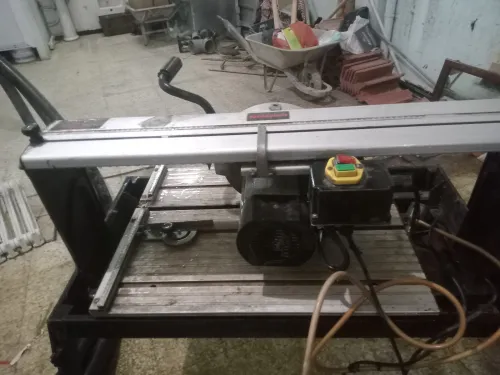 Machine à découper la faïence الة قطع السيراميك