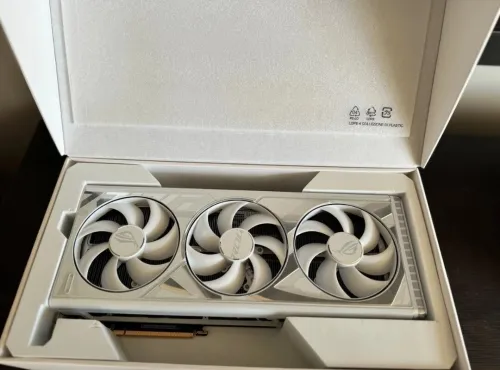 Asus ROG strix 4090 white edition