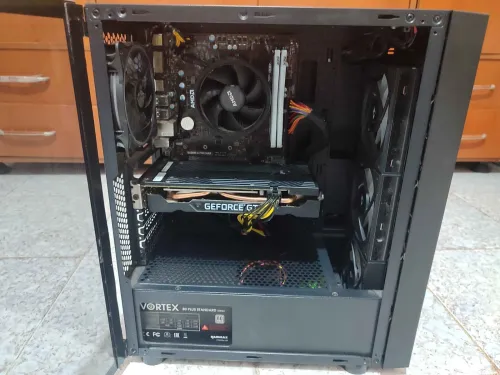 PC Gamer Ryzen 5 3600 / GTX 1660 Super / 16GB RAM / SSD + HDD / Boîtier et Alimentation neuve
