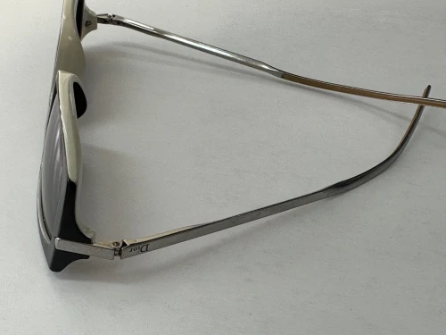 Paire de lunettes de soleil CHRISTIAN DIOR Originale