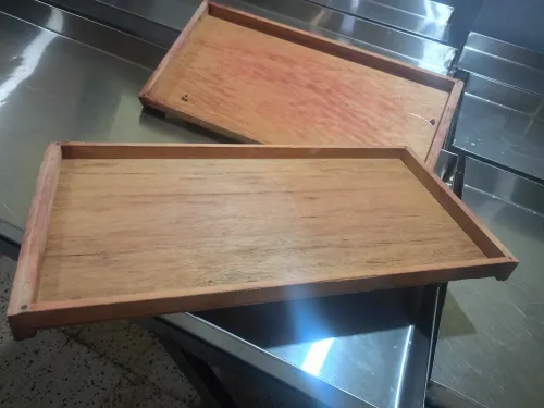 Les plateaux bois rouge  