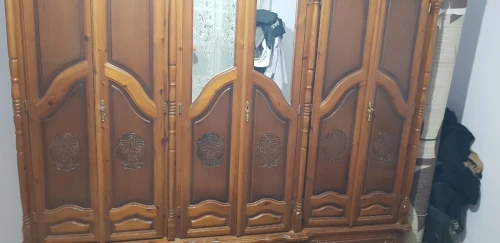 Chambre à coucher (armoire+le lit ) 