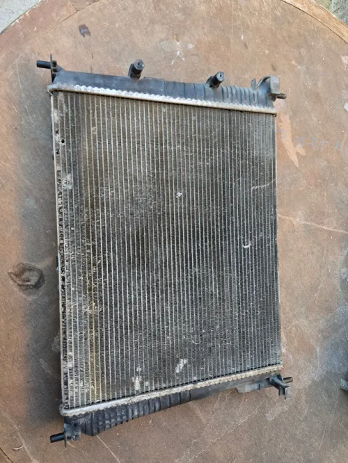 radiateur clio 3 Renault ( لازم تتسودا )