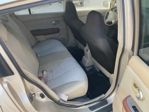Nissan Tiida 5 portes 2010 Tiida 5 portes
