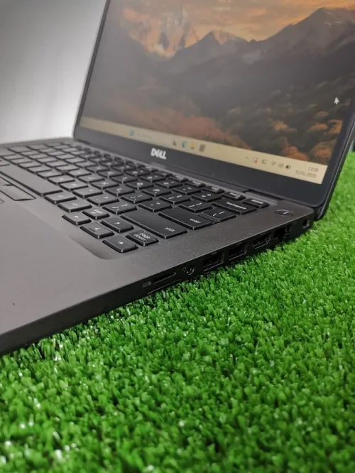 DELL Latitude 5400 Professionnel - i7-8665U, 8GB RAM, 256GB SSD, 14" FHD
