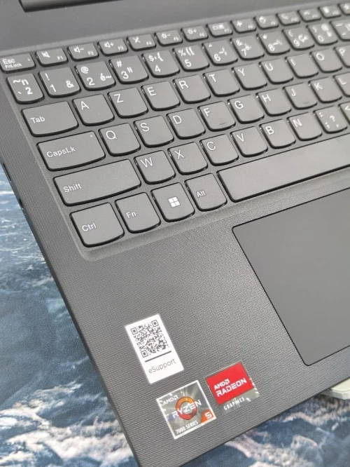 LENOVO V15 G4 RYZEN 5 7520U 8GB 512SSD 15,6FHD NEUF SOUS EMBALLAGE