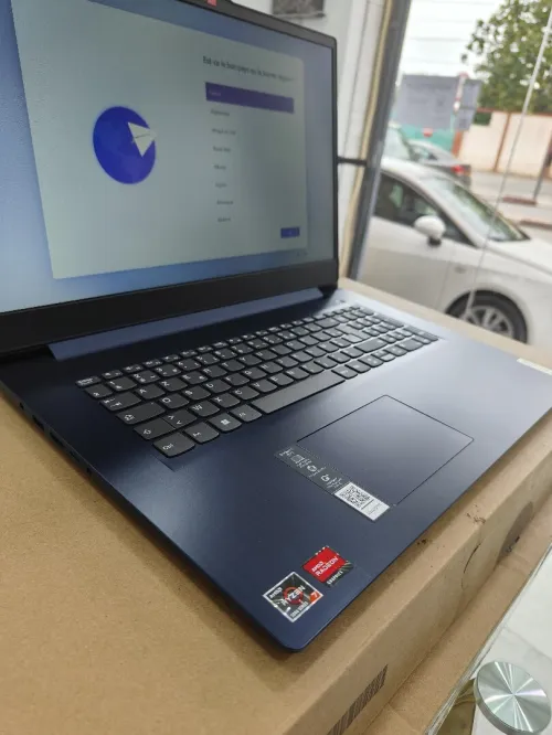 LENOVO IDEAPAD SLIM3 RYZEN 7 5700U 12GB RAM 512 SSD 17"HD+ NEUF JAMAIS UTILISE