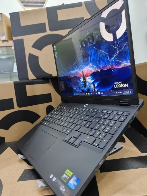 LENOVO LEGION 5  i7 13 Gén  RTX 5050  Écran OLED QHD+ 165 Hz
