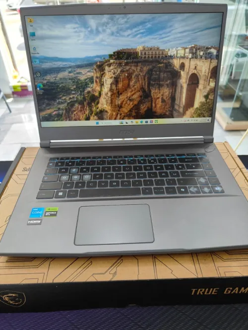 MSI THIN 15 i5 12540H 16GB 512SSD RTX3050 15,6FHD 144Hz ETAT NEUF TRES PEU UTILISÉ