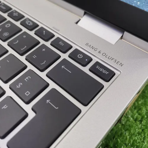 HP EliteBook 830 G10 x360 | i7-1365U | 32GB RAM | 512GB SSD | 13.3" Tactile | Très Bon État
