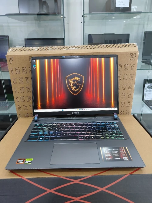 MSI Vector A16 AMD Ryzen 9 8940HX RAM 16GB 1TB écran 16 240Hz RTX 5070Ti 12GB jamais utilisé sous emballage