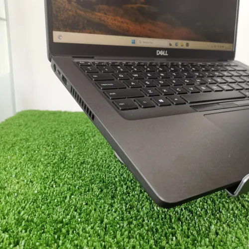 DELL Latitude 5400 Professionnel - i7-8665U, 8GB RAM, 256GB SSD, 14" FHD